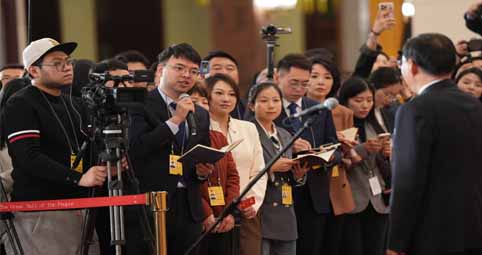十四届全国人大四次会议首场“部长通道”集中采访活动...